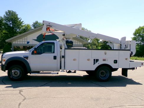 Used 2008 Ford F550 4x4 Regular Cab Super Duty image 3
