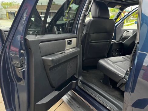 Used 2017 Ford Expedition EL XLT w/ Equipment Group 202A AWD/4WD image 21