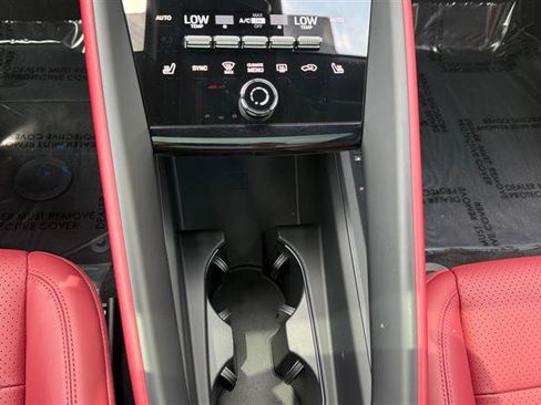 Used 2024 Porsche Macan 4 Electric AWD/4WD image 33