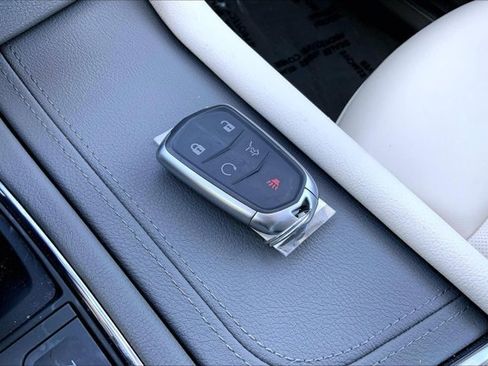 Used 2025 Cadillac XT5 Premium Luxury w/ LPO, Floor Liner Package AWD/4WD image 11