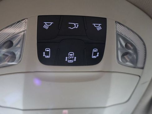 Used 2024 Chrysler Pacifica Limited FWD image 51
