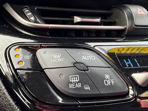 Used 2018 Toyota C-HR XLE image 33