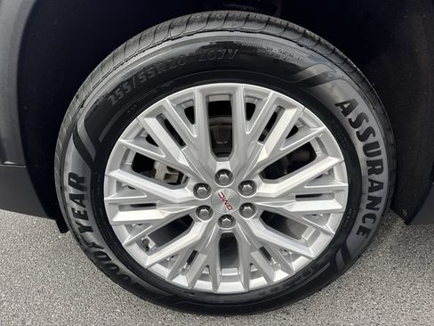 Certified 2024 GMC Acadia Elevation w/ Luxury Package AWD/4WD image 18