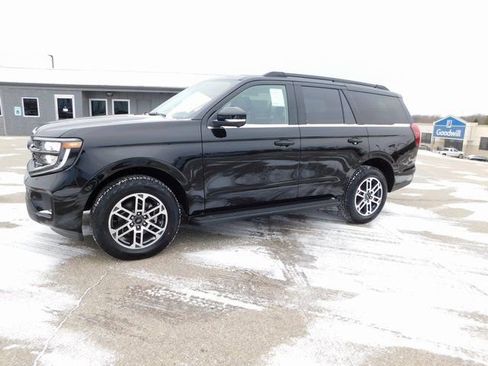 New 2026 Ford Expedition Active image 7