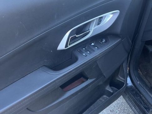 Used 2017 Chevrolet Equinox LT w/ Convenience Package image 5