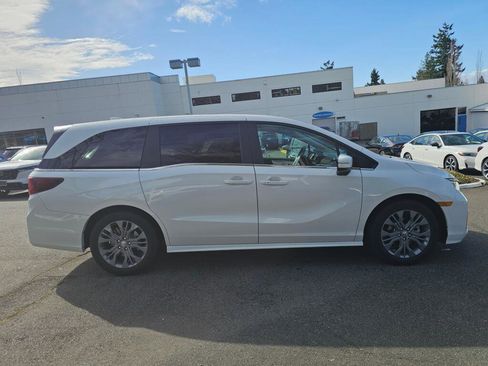 Used 2025 Honda Odyssey Touring image 8
