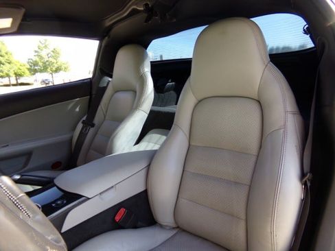 Used 2010 Chevrolet Corvette Coupe w/ Preferred Equipment Group RWD image 23