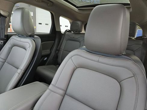 New 2026 Lincoln Corsair Premiere image 17