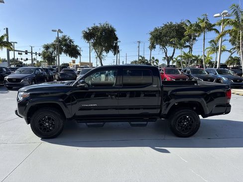 Used 2022 Toyota Tacoma SR5 w/ Technology Package RWD image 11