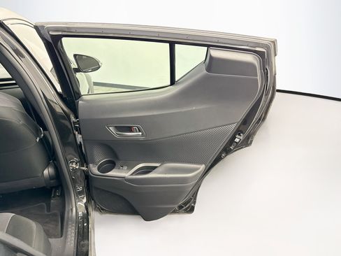 Used 2021 Toyota C-HR LE FWD image 28