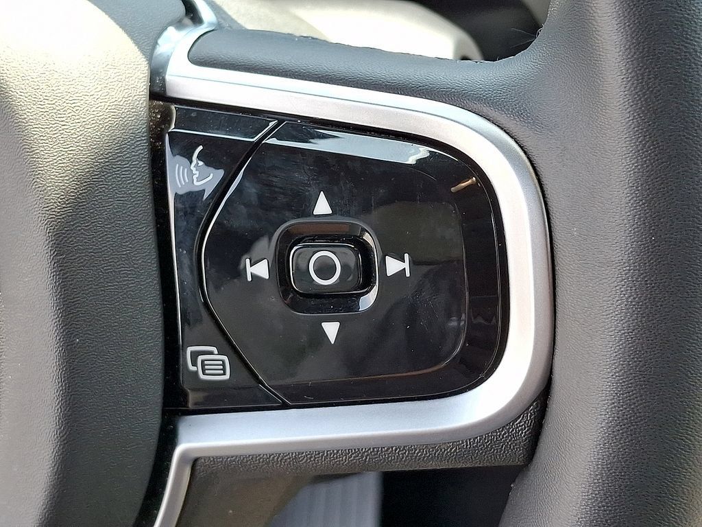 Certified 2026 Volvo XC90 B6 Plus AWD/4WD image 24