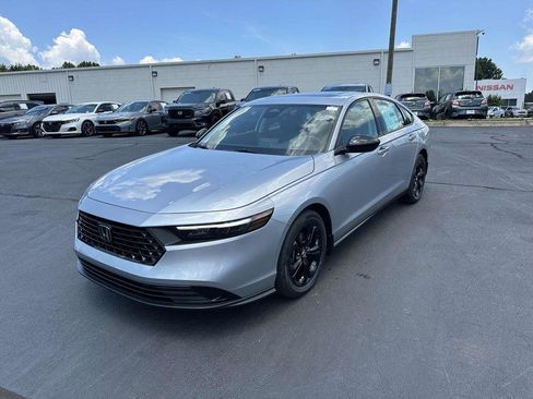 Used 2025 Honda Accord SE image 3