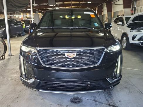 Used 2020 Cadillac XT6 Premium Luxury AWD/4WD image 2