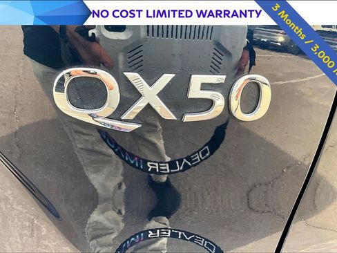 Used 2019 INFINITI QX50 Essential w/ Sensory Package image 8