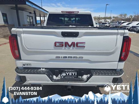 Used 2022 GMC Sierra 1500 AT4 w/ AT4 Premium Package AWD/4WD image 4