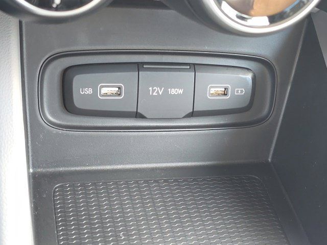 Certified 2022 Hyundai Venue SEL FWD image 16