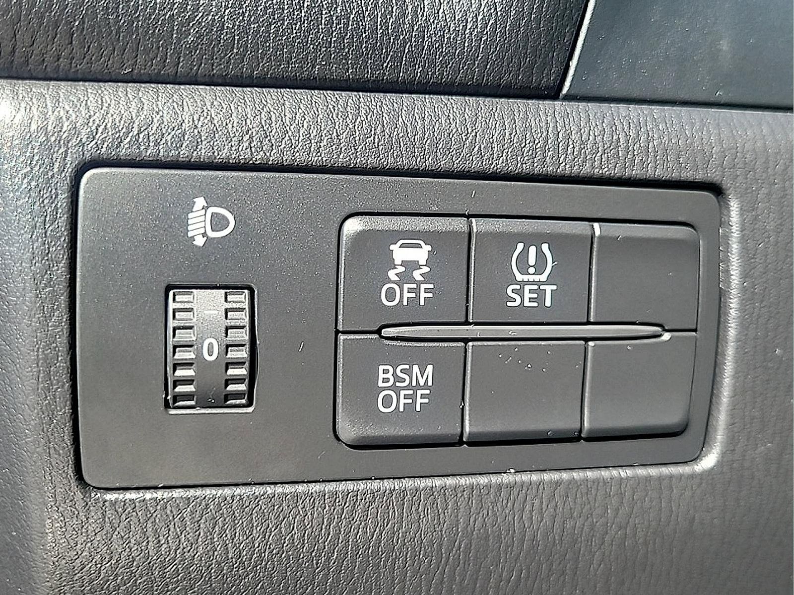 Used 2014 MAZDA MAZDA3 s Touring FWD image 21