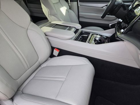 New 2026 Jeep Grand Wagoneer L 4WD image 8