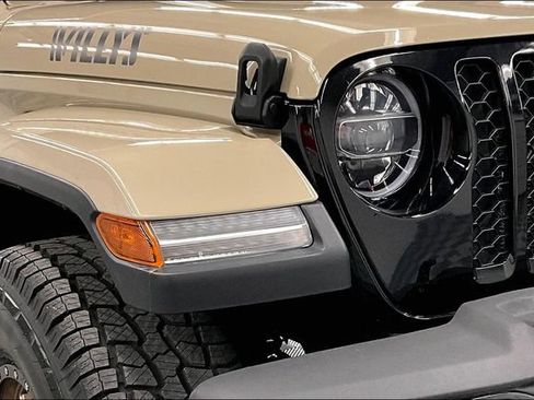 Used 2022 Jeep Gladiator Sport AWD/4WD image 35