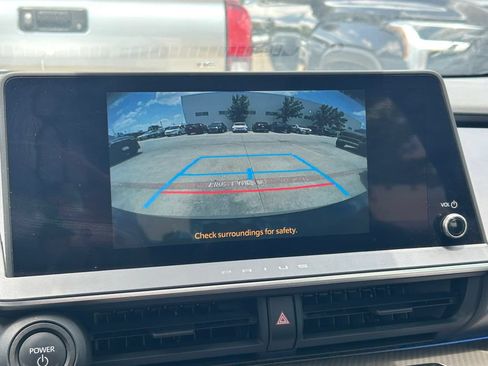 Certified 2024 Toyota Prius XLE FWD image 33