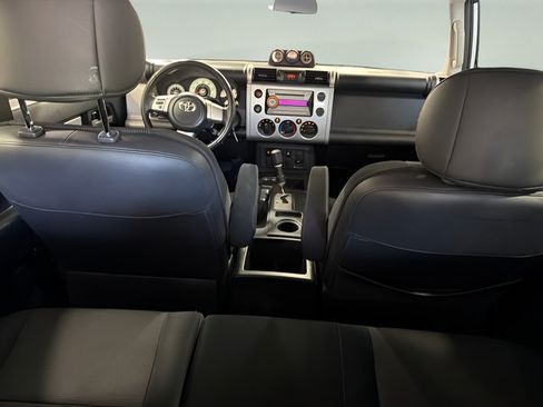 Used 2008 Toyota FJ Cruiser 2WD w/ Upgrade Pkg 2 image 27