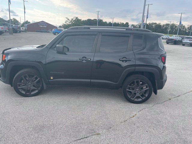Used 2021 Jeep Renegade Latitude AWD/4WD image 7