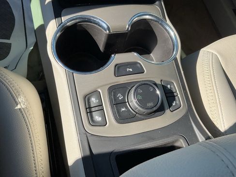 Used 2023 GMC Terrain Denali image 12