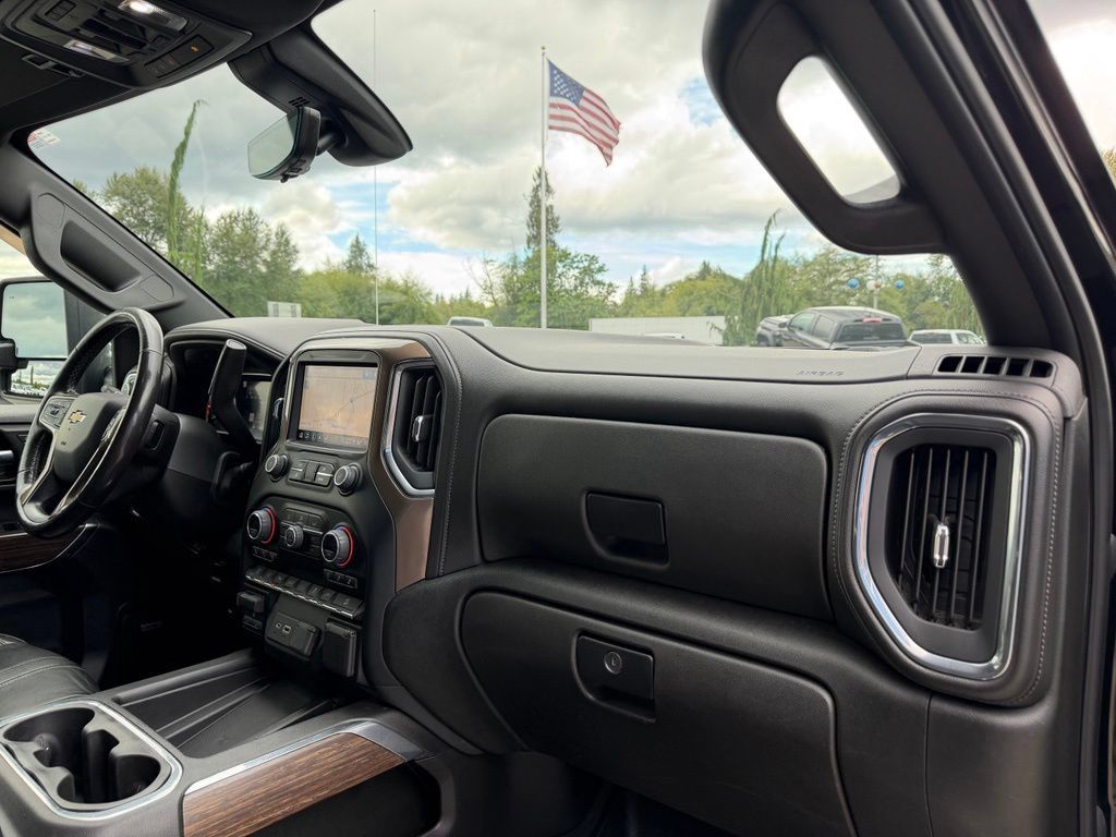 Used 2022 Chevrolet Silverado 2500 High Country w/ Technology Package AWD/4WD image 31