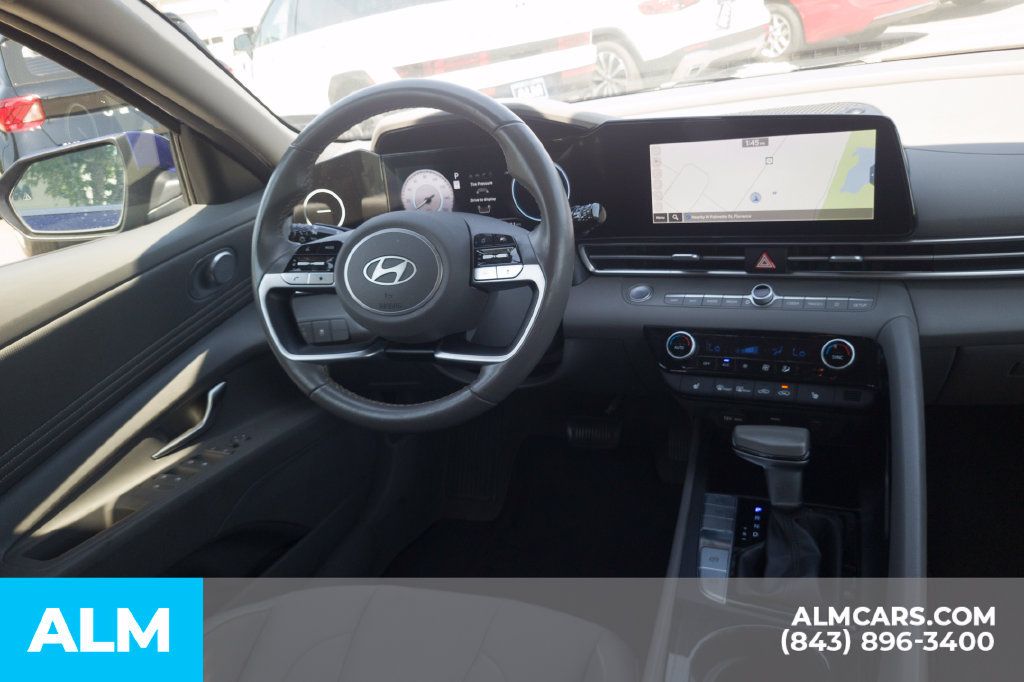 Certified 2025 Hyundai Elantra SEL FWD image 22