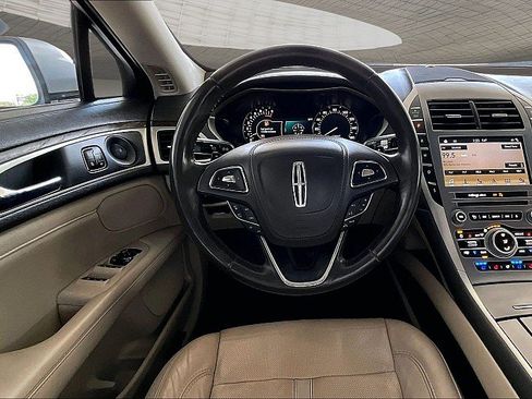 Used 2018 Lincoln MKZ Reserve w/ Climate Package FWD image 3