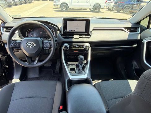 Used 2025 Toyota RAV4 XLE FWD image 22