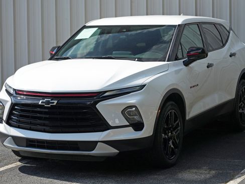 Used 2023 Chevrolet Blazer LT FWD image 44