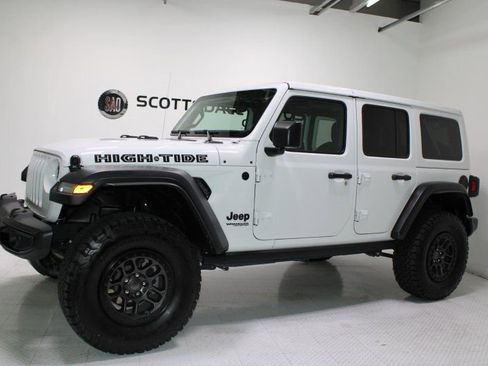 Used 2022 Jeep Wrangler Unlimited Sport AWD/4WD image 2