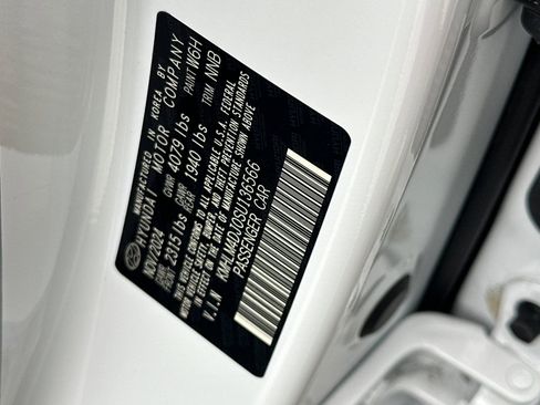 Certified 2025 Hyundai Elantra SEL image 31