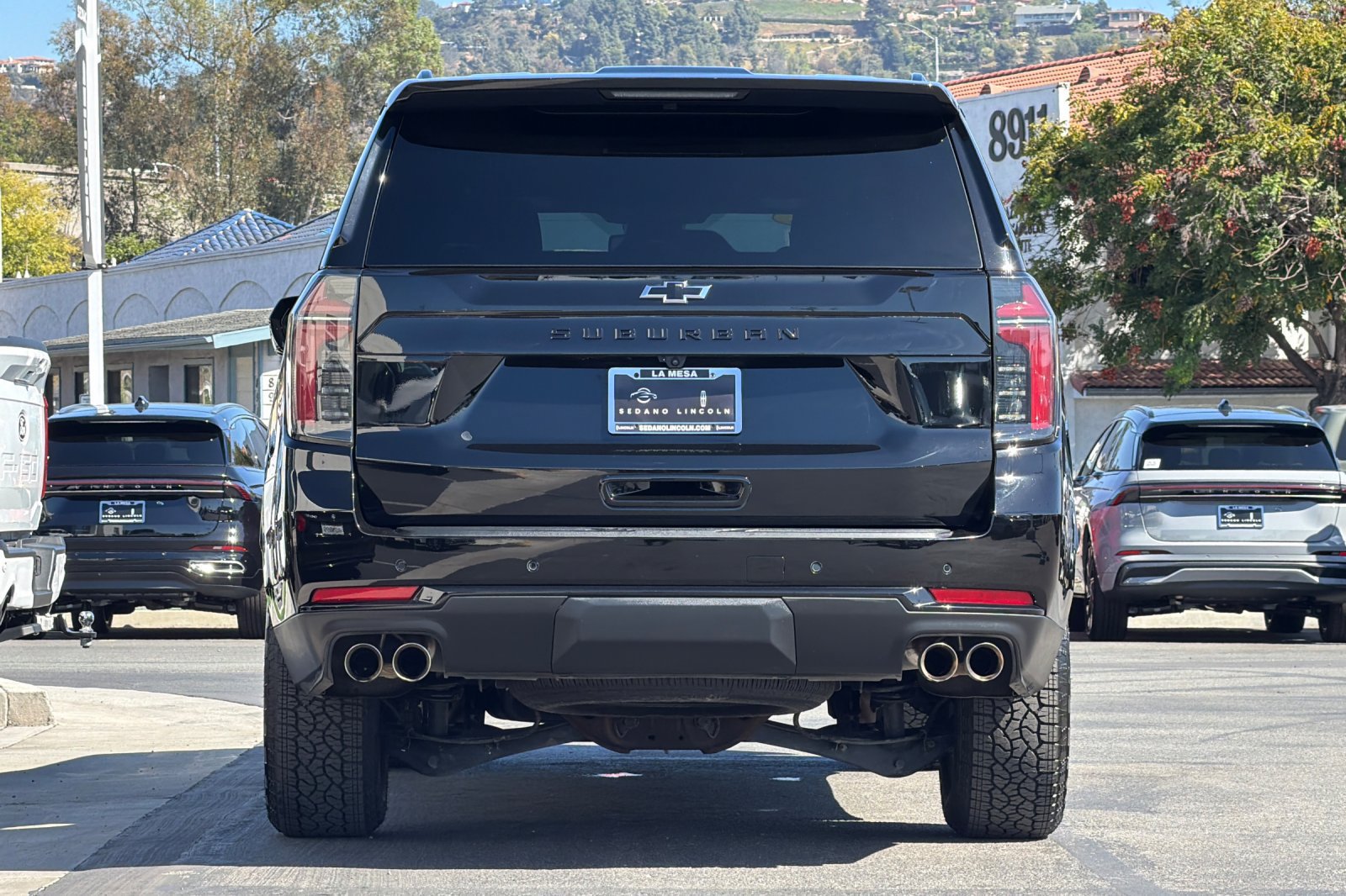 Used 2025 Chevrolet Suburban Z71 AWD/4WD image 4
