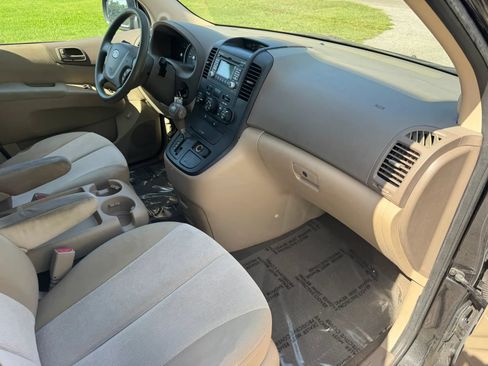Used 2012 Kia Sedona LX FWD image 23