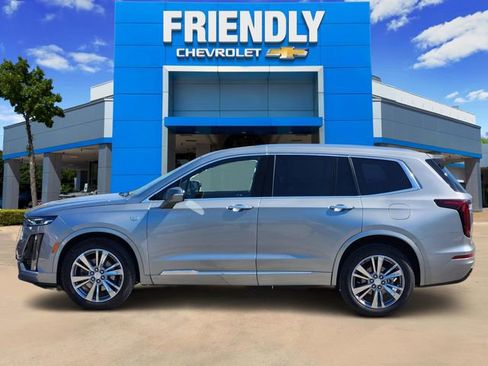 Used 2025 Cadillac XT6 Premium Luxury image 4