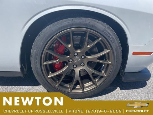 Used 2016 Dodge Challenger SRT Hellcat RWD image 32