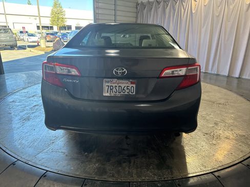 Used 2014 Toyota Camry L image 6