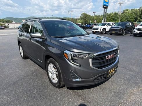 Used 2020 GMC Terrain SLE w/ Driver Convenience Package FWD image 2