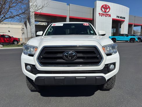 Used 2022 Toyota Tacoma SR5 AWD/4WD image 6