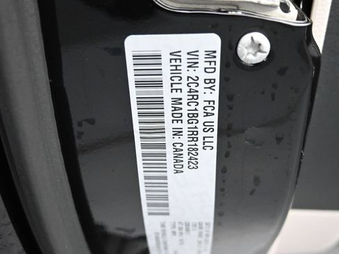 Used 2024 Chrysler Pacifica Touring-L FWD image 26