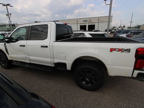 Used 2024 Ford F250 XL w/ STX Appearance Package AWD/4WD image 5