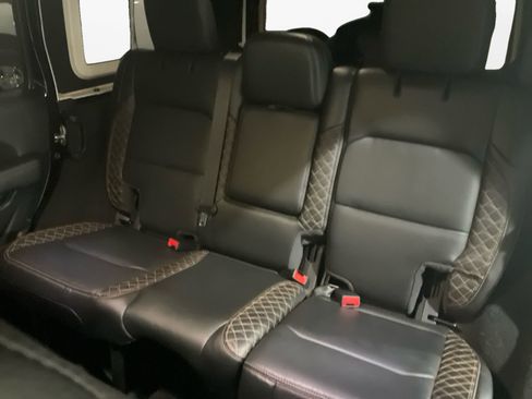 Used 2023 Jeep Wrangler Unlimited Sahara image 13