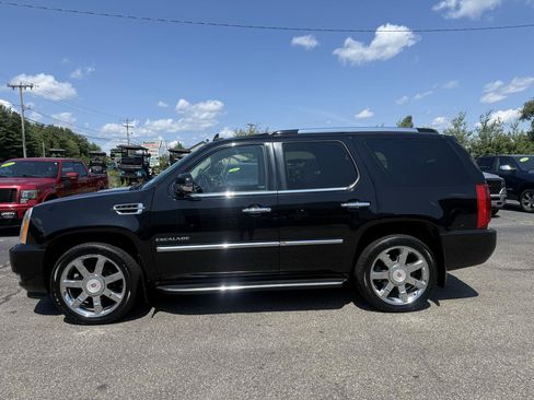 Used 2013 Cadillac Escalade Luxury AWD/4WD image 6