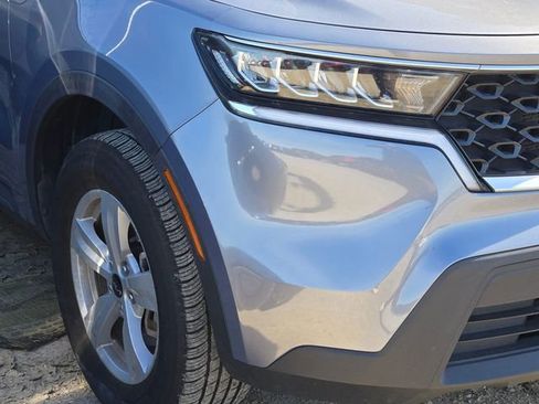 Certified 2023 Kia Sorento LX AWD/4WD image 4