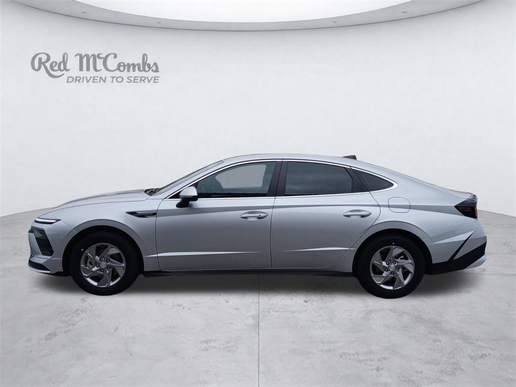 New 2026 Hyundai Sonata SE FWD image 2
