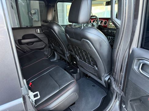 Used 2018 Jeep Wrangler Unlimited Rubicon AWD/4WD image 24