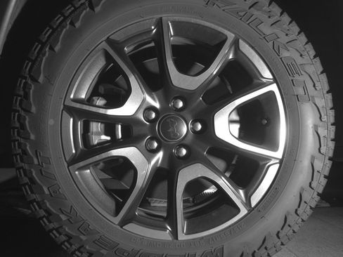 Used 2025 Jeep Compass Trailhawk image 12