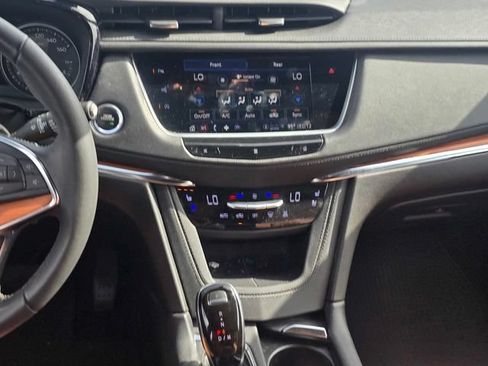 Used 2021 Cadillac XT5 Premium Luxury FWD image 18